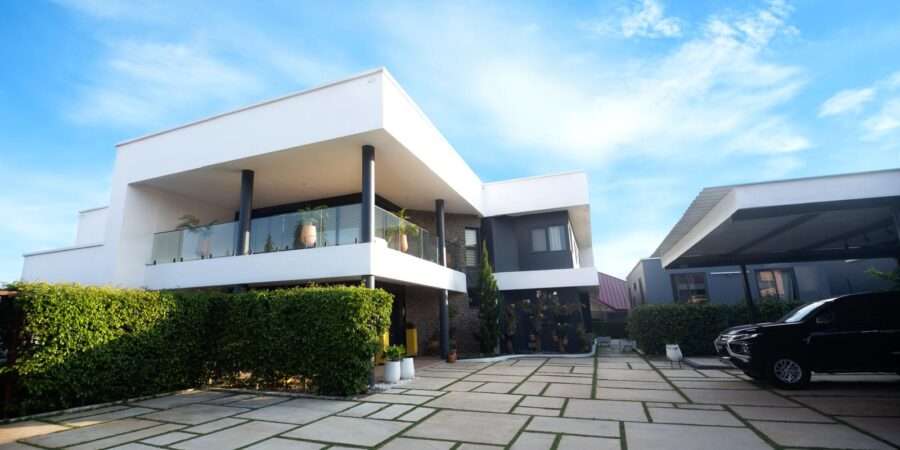 Executive 4-Bedroom Ensuite House for Rent/Sale