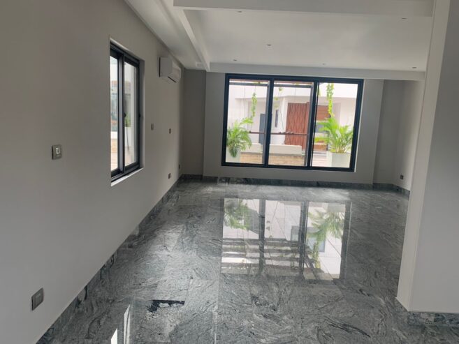 A Lavish 3 Bedroom Town House For Sale at Airport Residential Area