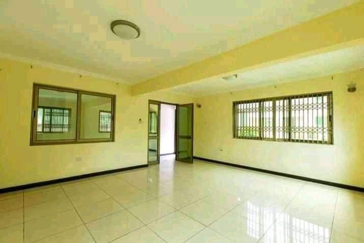 4 Bedroom Town-House For Rent at Dzorwulu