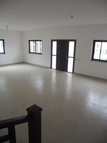 Well presented unfurnished 3 bedroom house