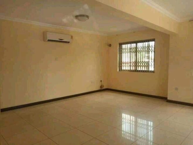 4 Bedroom Town-House For Rent at Dzorwulu