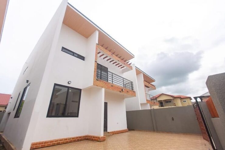 An Exquisitely Built 3 Bedroom Detached House For Sale at Oyarifa