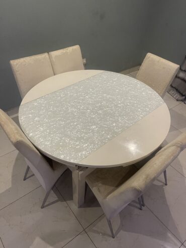 6 seater Dining table