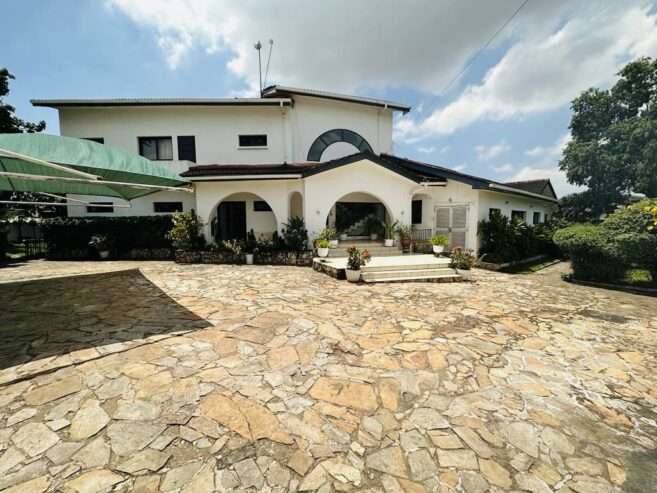 Executive 5 bedroom house with a Pool/ offices