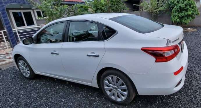 Rent A Car – Nissan Sentra.