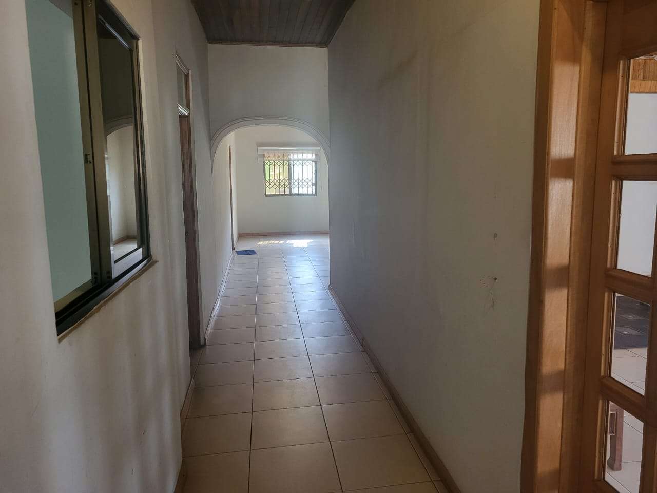 Large 5 bedroom house for long lease