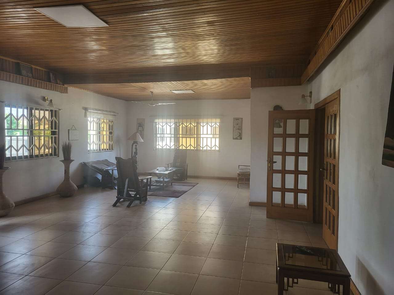 Large 5 bedroom house for long lease