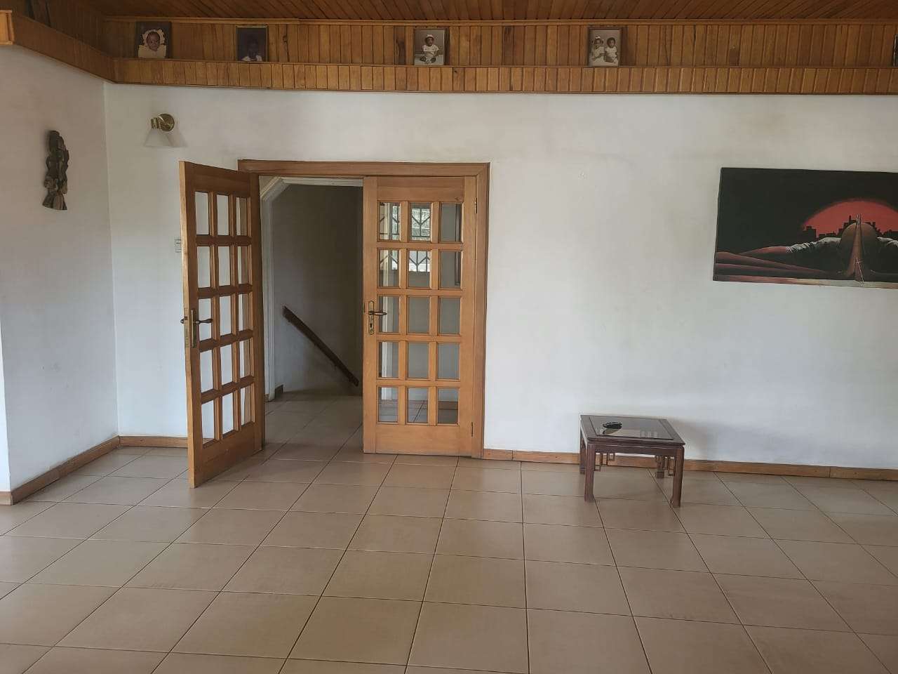 Large 5 bedroom house for long lease