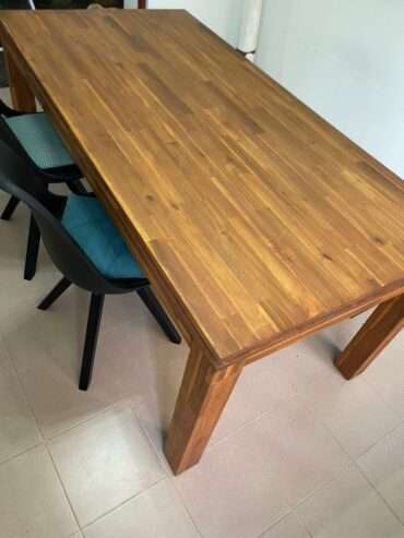 Beautiful dining table, orginally from Casa Trassaco