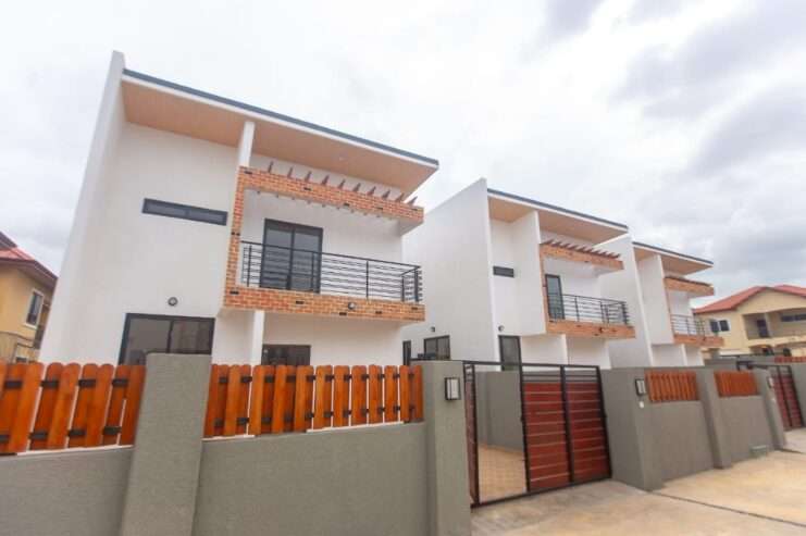 Three Bedroom House For Sale at Oyarifa