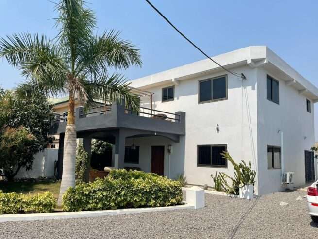 Large House & Extra Plot, close to beach for Sale in Pram Pram