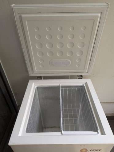 Freezer (Akai, Very Good Condition)