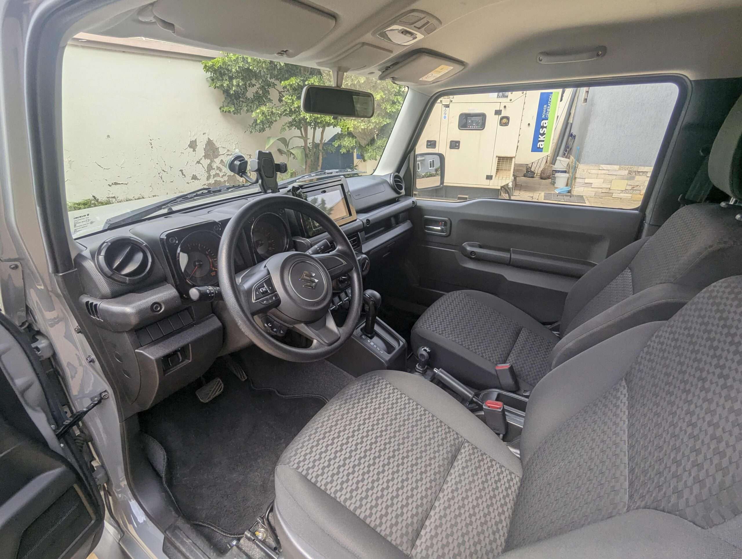 Suzuki Jimny 2024 (perfect condition, under warranty)