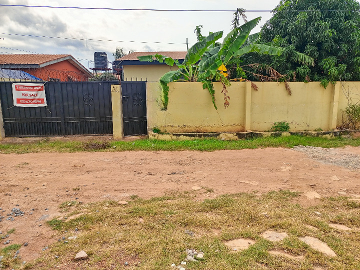 Semi-Detached House for Sale