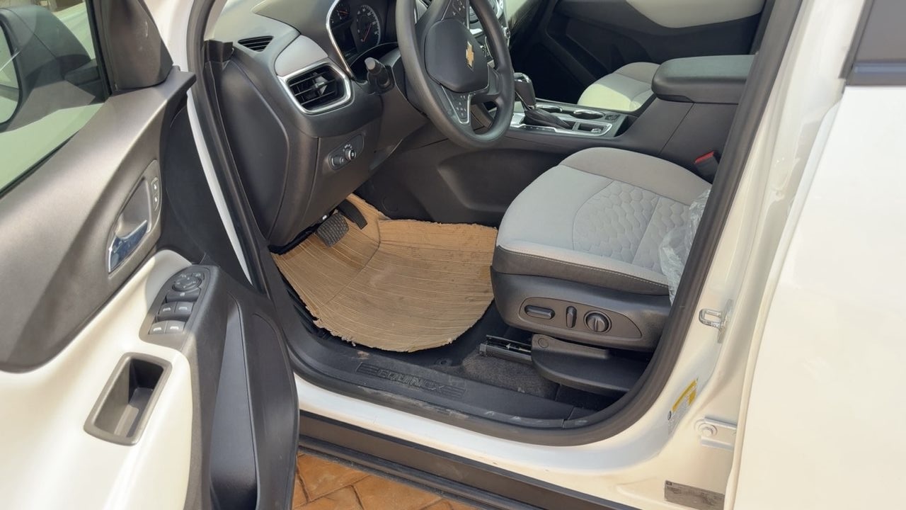 HOT SALE CHEVY EQUINOX AWD 2020. VERY NEGOTIABLE