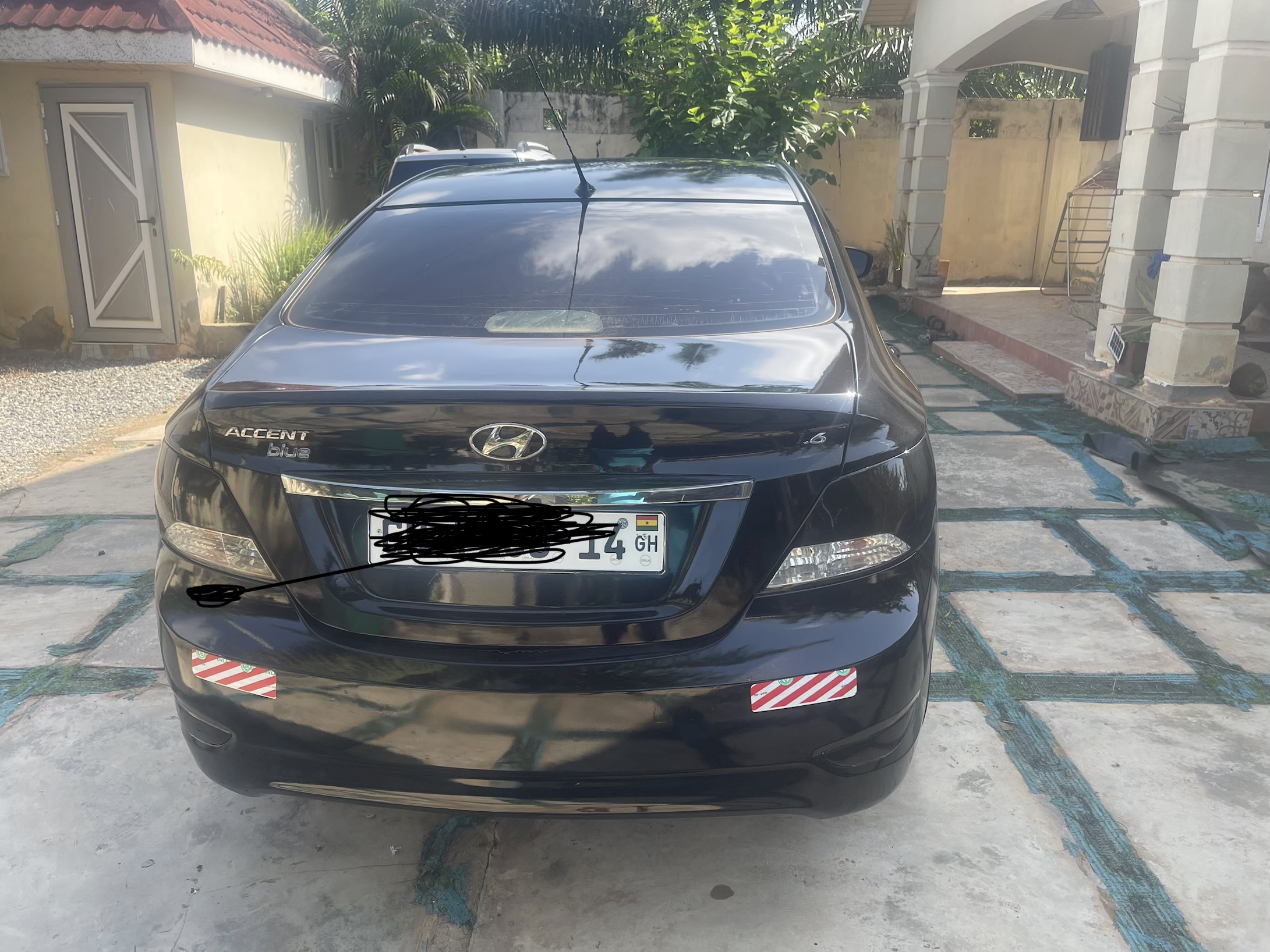 Hyundai Accent blue