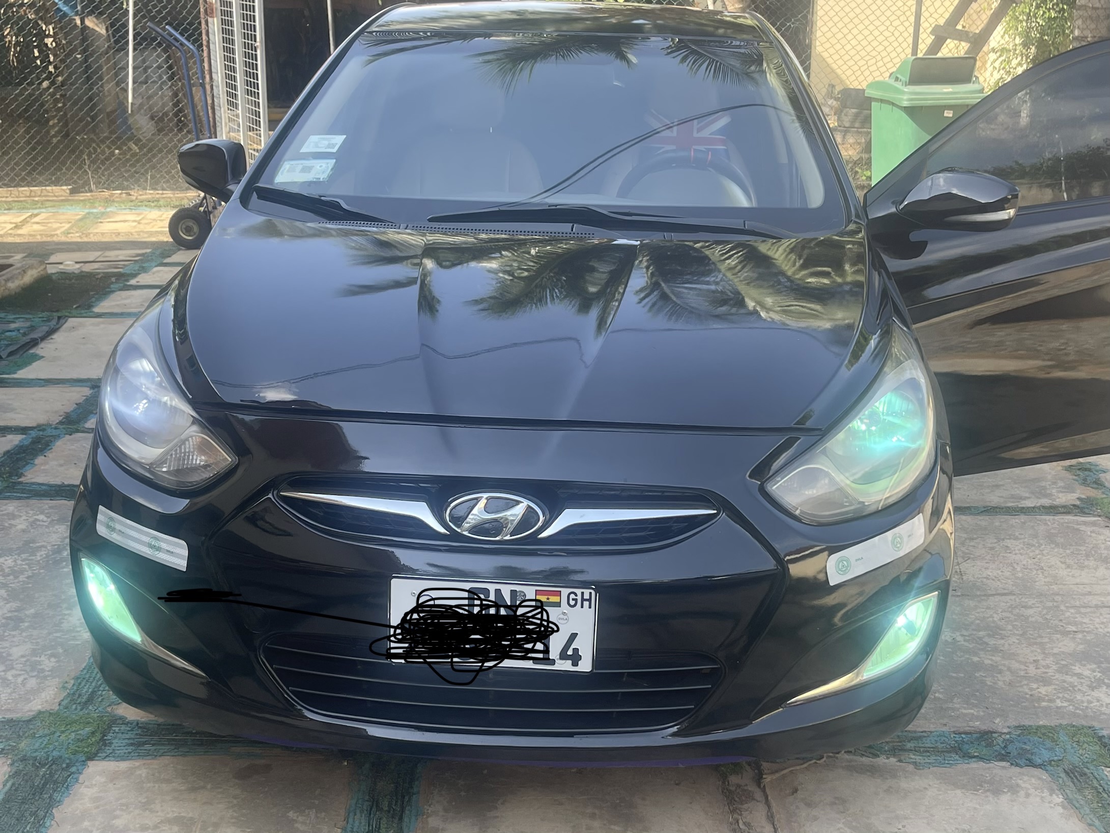 Hyundai Accent blue