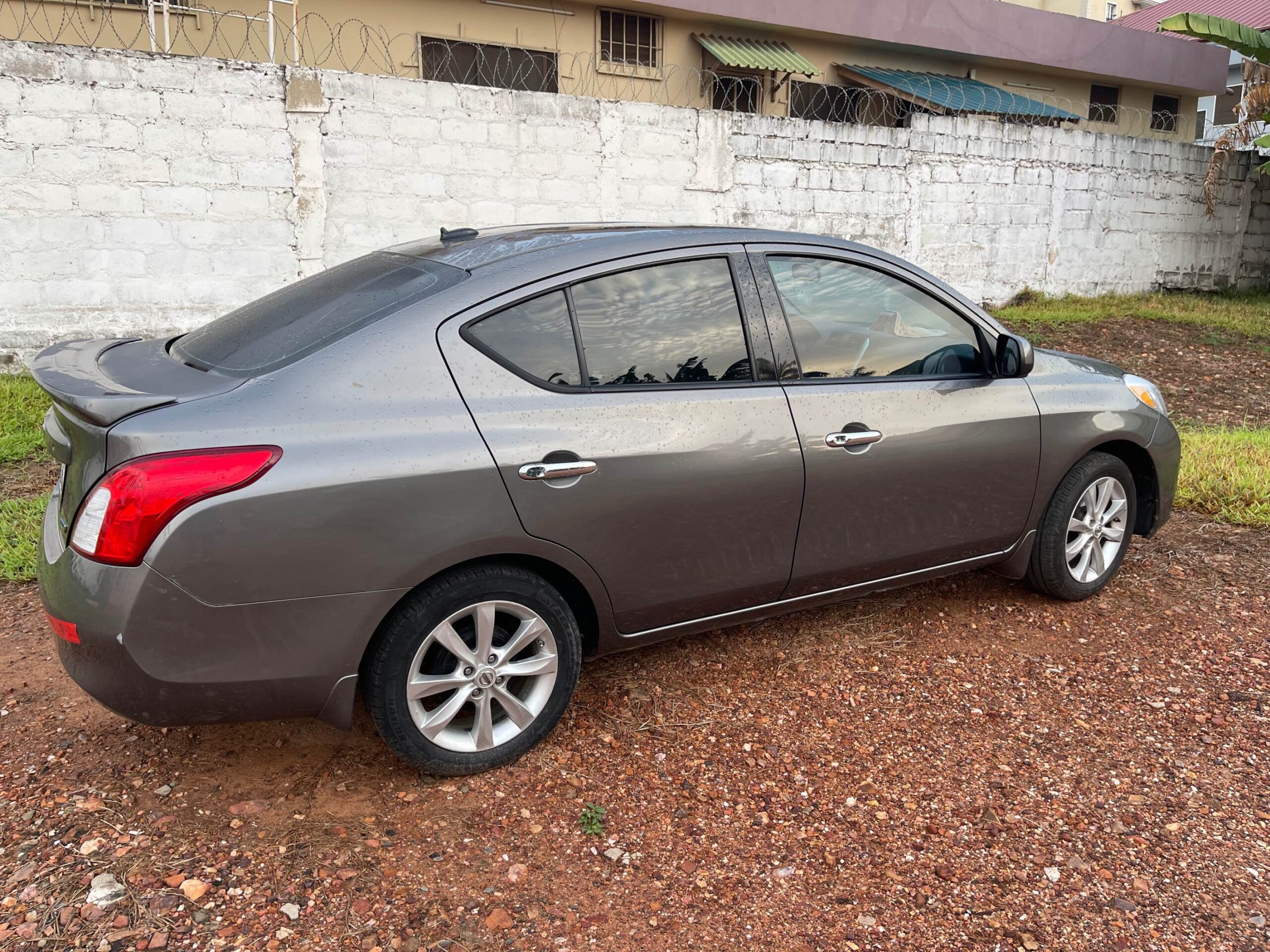 Nissan versa 2014 1.6L engine Automatic car for sale