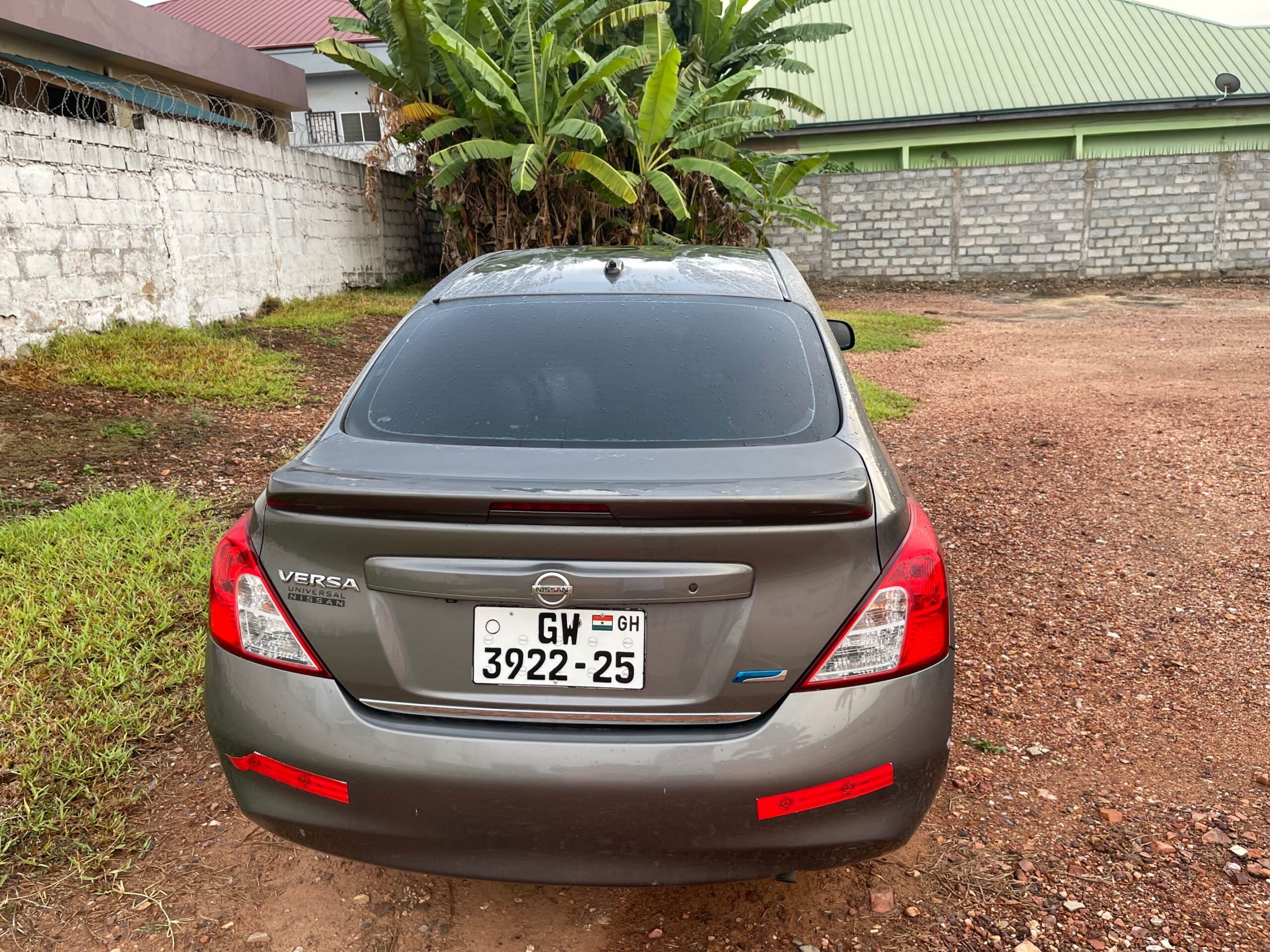 Nissan versa 2014 1.6L engine Automatic car for sale