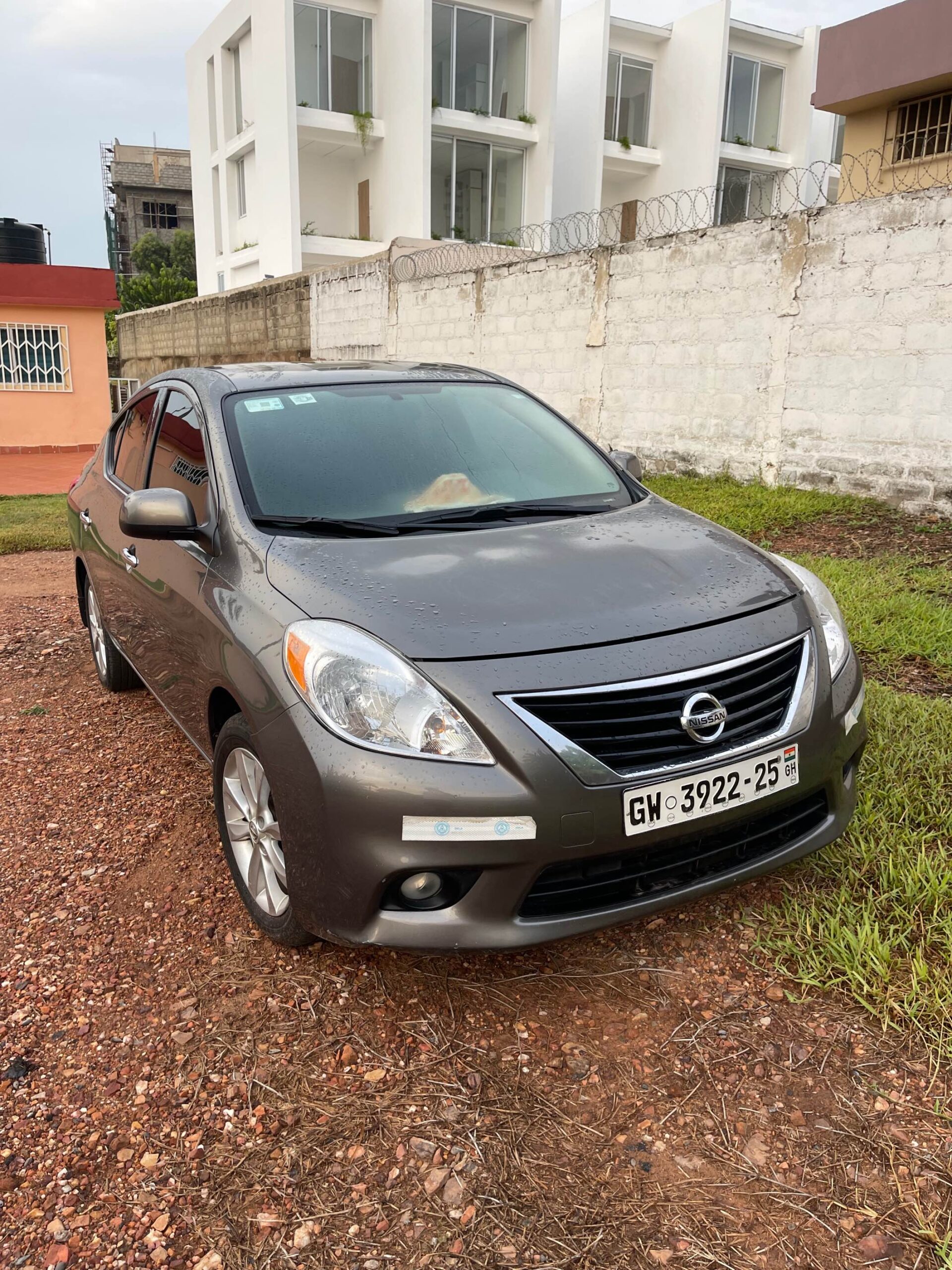Nissan versa 2014 1.6L engine Automatic car for sale