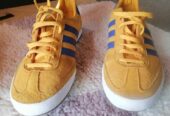 Adidas Sneakers