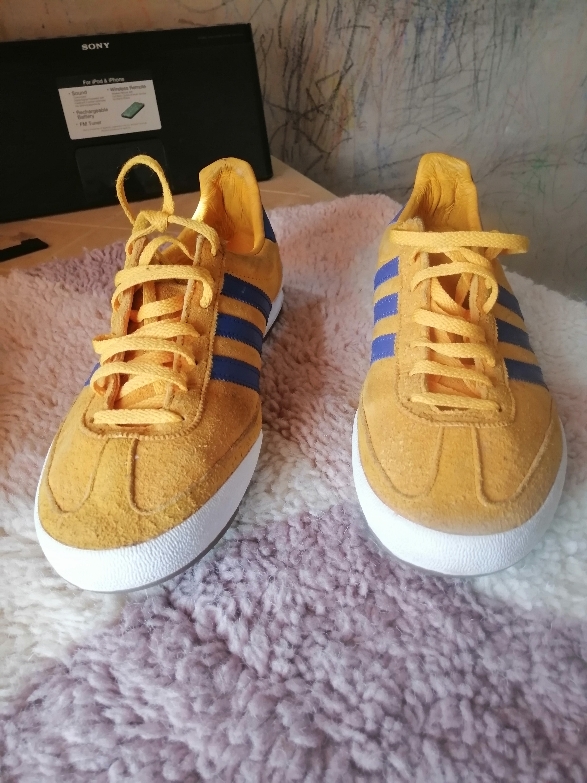 Adidas Sneakers