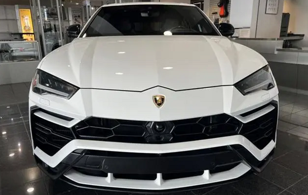 2022 Lamborghini Urus Graphite Capsule